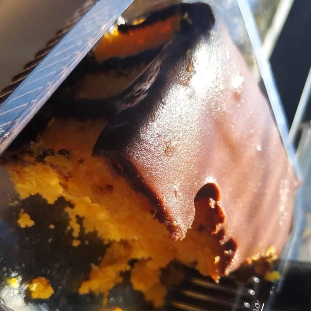 菜肴“Bolo de cenoura e chocolate”的照片