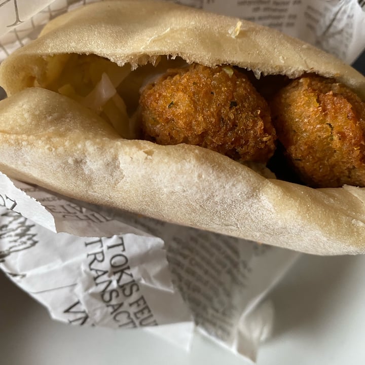photo of Atomic Falafel Panino Pita Fritto shared by @effymusic on  07 Apr 2022 - review