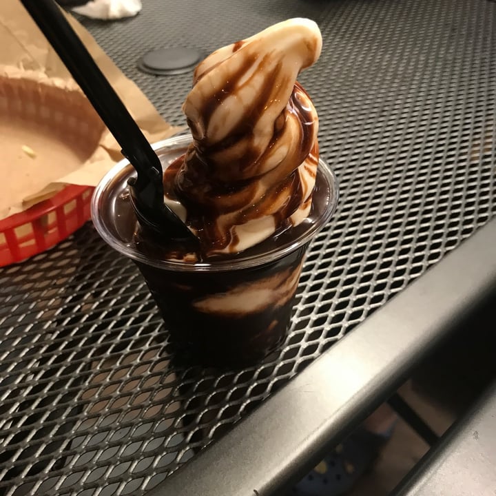 photo of Nice Guys 100% Vegan Soft Serve Vanilla shared by @rocior on  06 Aug 2022 - review