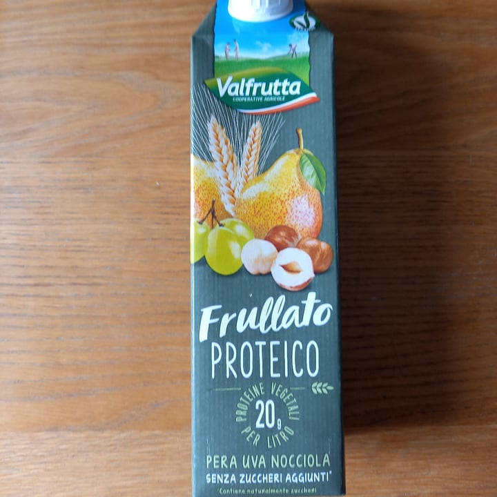 photo of Valfrutta Frullato Proteico Pera Uva Nocciola shared by @ely92 on  07 Aug 2022 - review