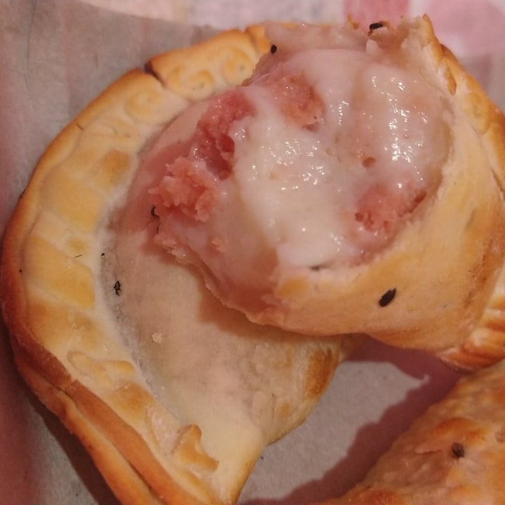 review photo of Empanadas de 10 Empanada de jamón y queso veganas shared by @vaderveg on 10 Dec 2020 - review