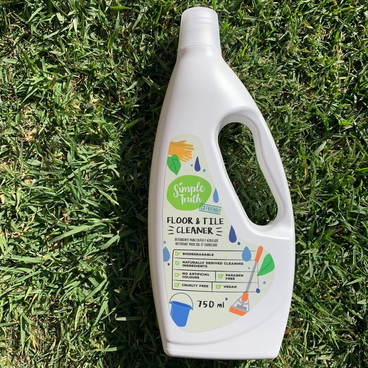 photo of Simple Truth Floor and Tile Cleaner shared by @kyrapape on  16 Jul 2021 - review