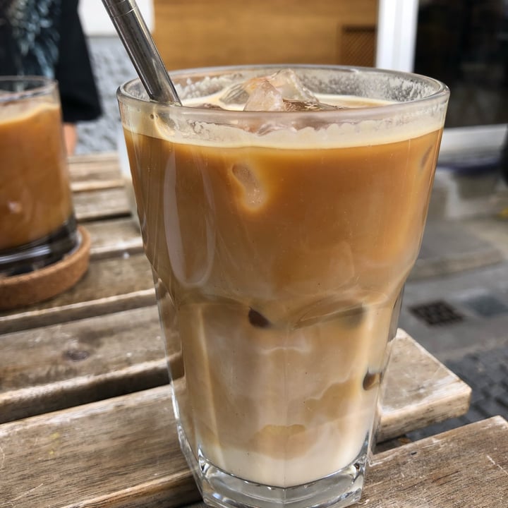 photo of Plant Base Iced Café Latte shared by @shuggerlee on  22 Aug 2022 - review