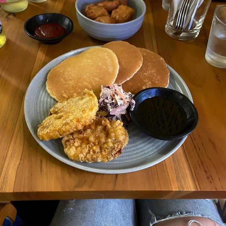 photo of Love Handle  Chick’n & Pancakes shared by @dafnelately on  16 May 2022 - review