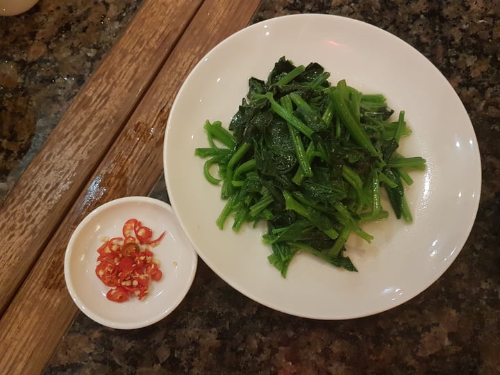 photo of Din Tai Fung Stir-fried Spinach with Garlic shared by @vikasismyhero on  12 Mar 2018 - review
