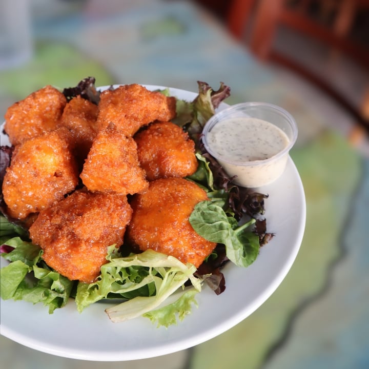 photo of Kitchen 17 Buffalo cauliflower wings shared by @lizmaselli on  16 Sep 2021 - review