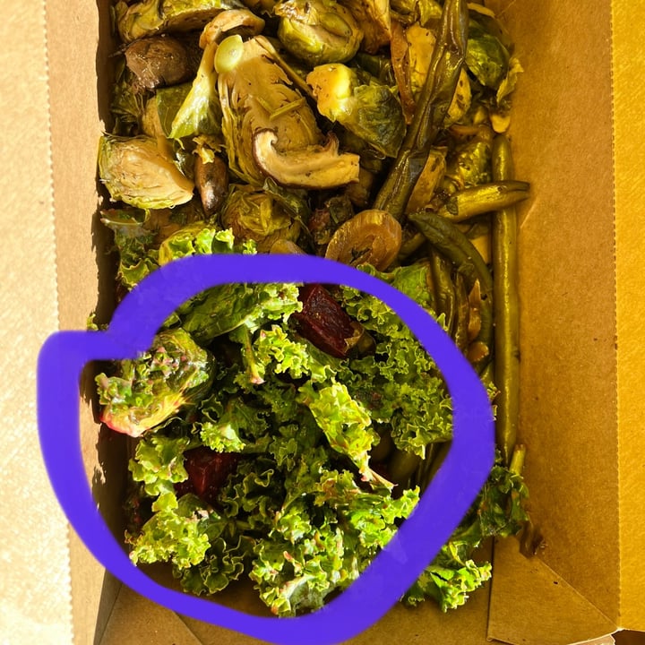 photo of Whole Foods Market Beet & Kale Salad shared by @veganmika on  14 Oct 2022 - review