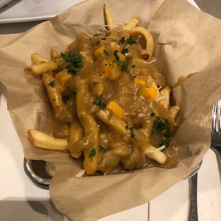 photo of The Modern Vegan Canadian Poutine shared by @nikkessler on  20 May 2020 - review