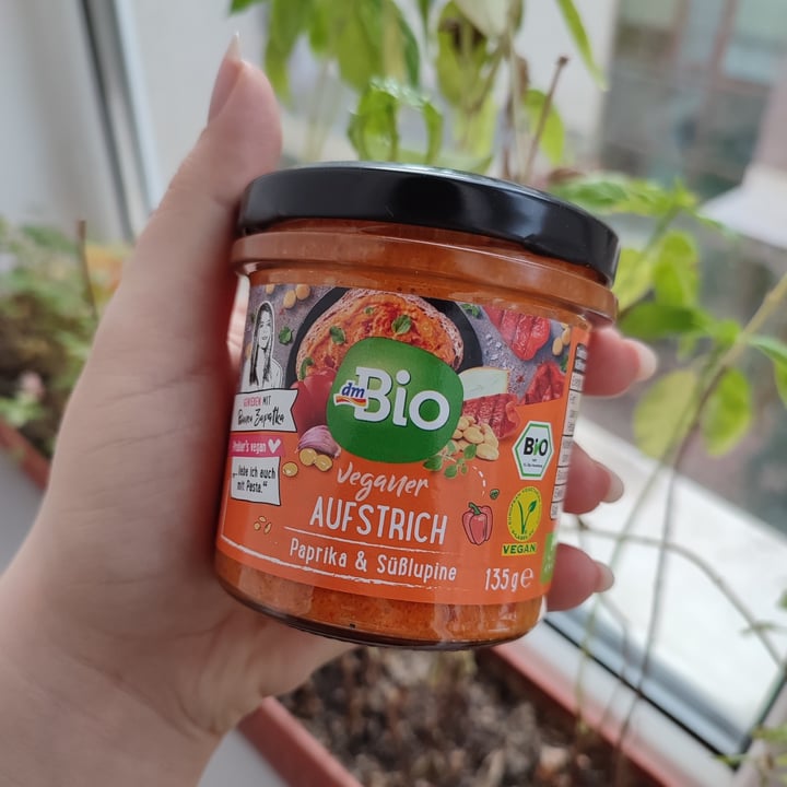 photo of dmBio Veganer Aufstrich Paprika + süße Lupine shared by @flouredfingers on  09 Apr 2022 - review