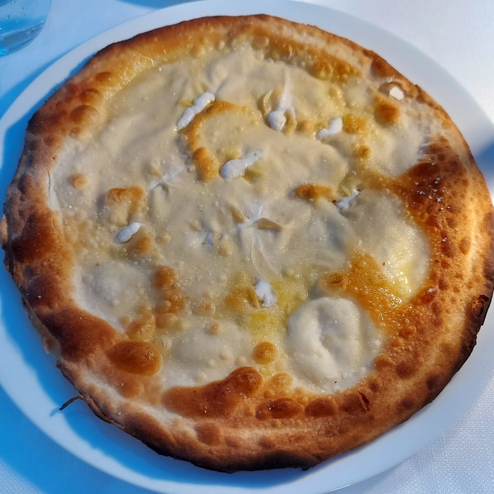 photo of Mater Terrae Focaccia Manuelina shared by @macpanatts on  16 Jul 2021 - review