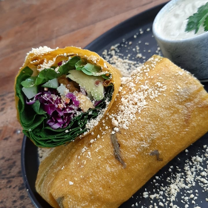 photo of Manggis in Canggu raw mango wrap shared by @plantsfeelthough on  15 Jan 2021 - review
