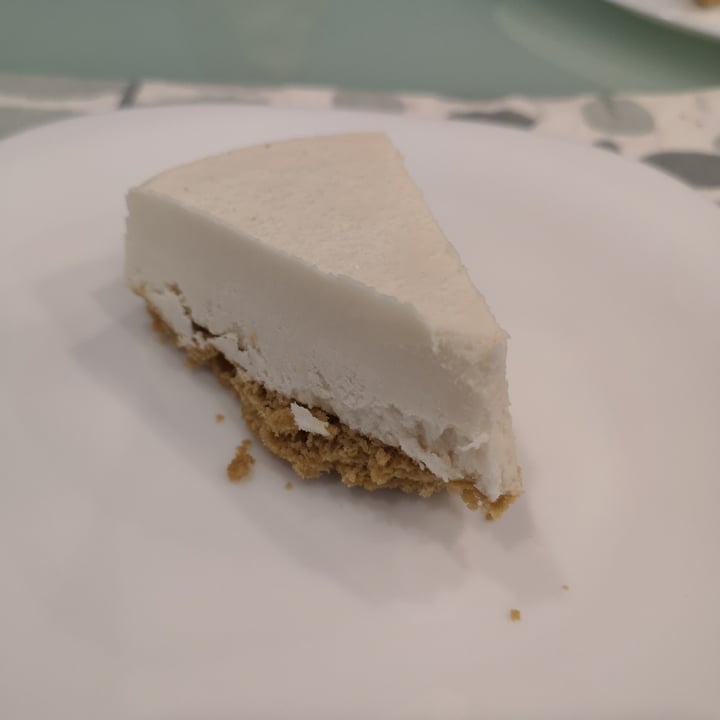 review photo of Daiya Key Lime Cheezecake shared by @bthealien on 11 Jul 2021 - review