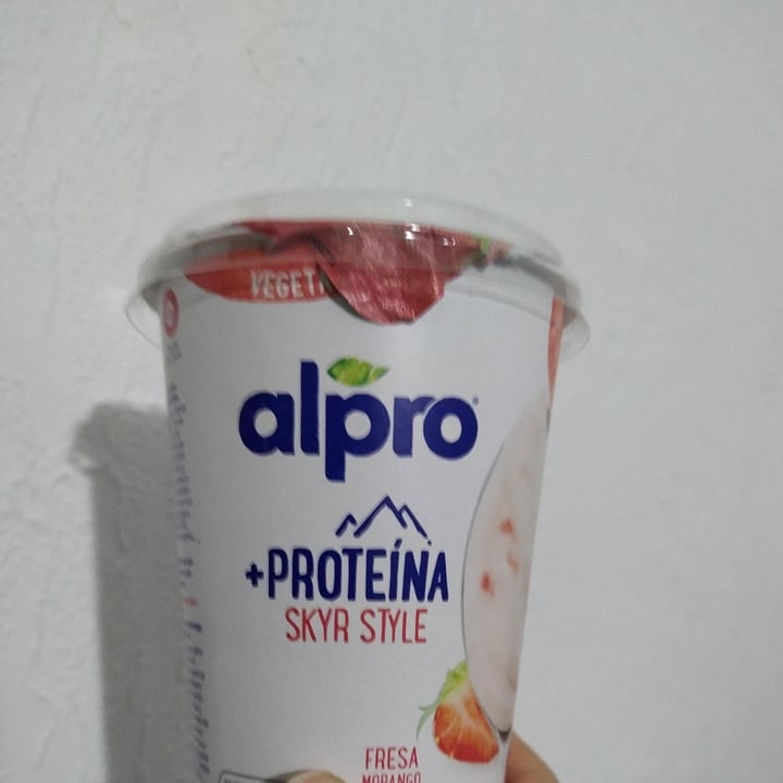 photo of Alpro Fresa Morango Soja Skyr Style High Protein shared by @derivilla on  28 Feb 2022 - review