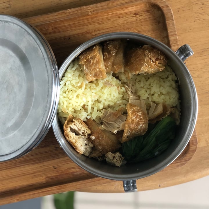 photo of Vegetarian Express Cafe Roasted Chicken Rice shared by @monoandco on  08 Jun 2021 - review