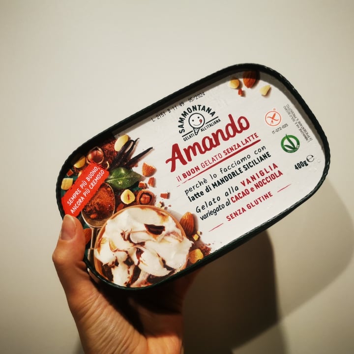photo of Sammontana Gelato alla Vaniglia variegato al Cacao e Nocciola shared by @veganvicky on  28 Aug 2022 - review