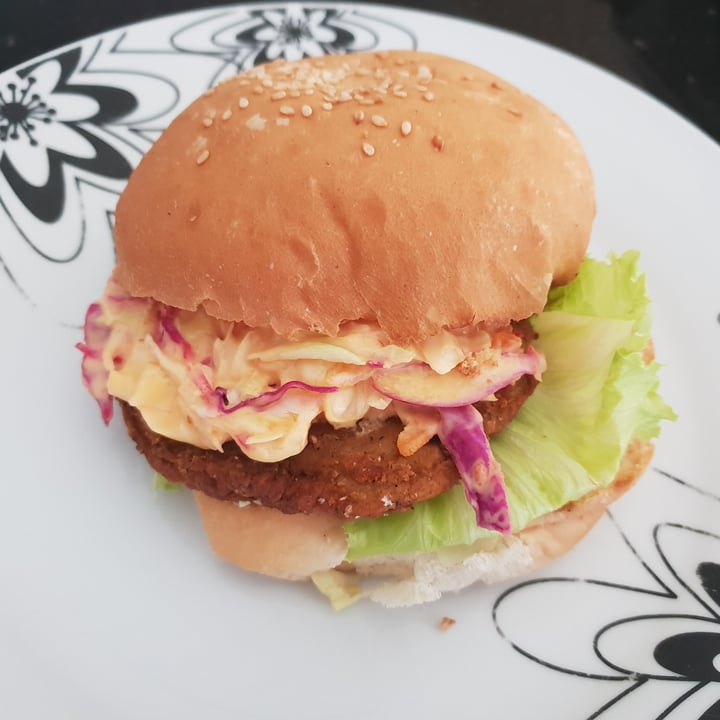 photo of The Vegan Chef Umhlanga Crispy Zingy Burger shared by @ullu on  18 Feb 2022 - review