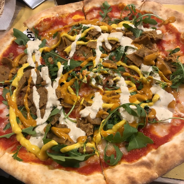 photo of Pizzeria-Kebab Monte Ararat (Vegano / Vegetariano) Pizza Voner shared by @paoladicembrino on  30 May 2022 - review