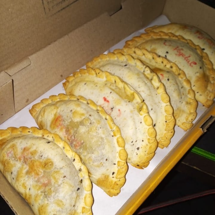 photo of Olivia Empanadas & Pizzas - Adrogué Empanada De Carne Vegetal shared by @muguen on  03 Dec 2020 - review