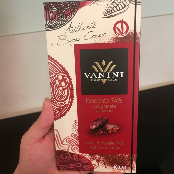 photo of Vanini Cioccolato fondente 74% con granella di cacao shared by @claudiam314 on  14 Feb 2022 - review