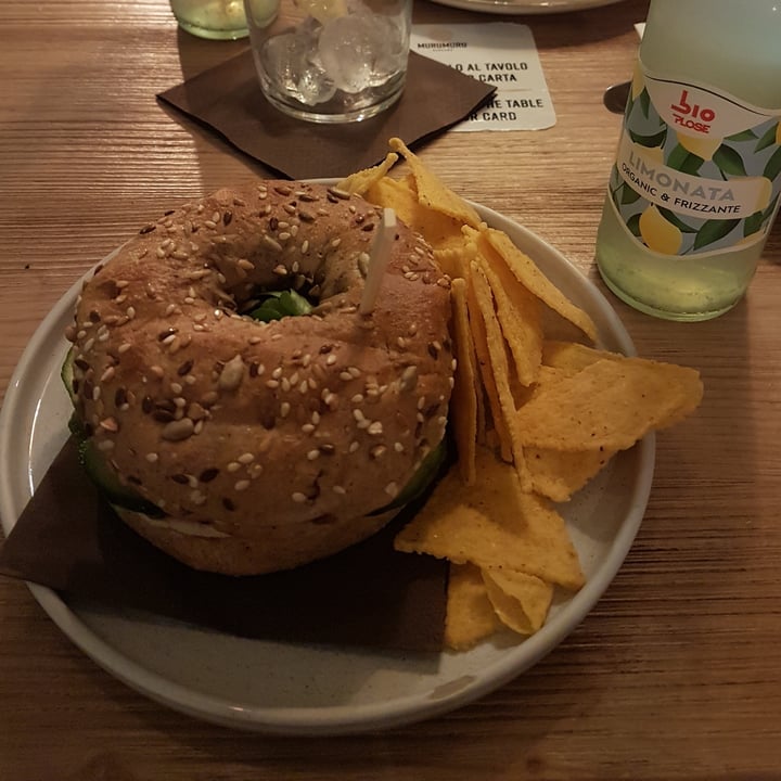 photo of MURUMURU Café Bagel con Hummus e Avocado shared by @elena-d on  20 Apr 2022 - review