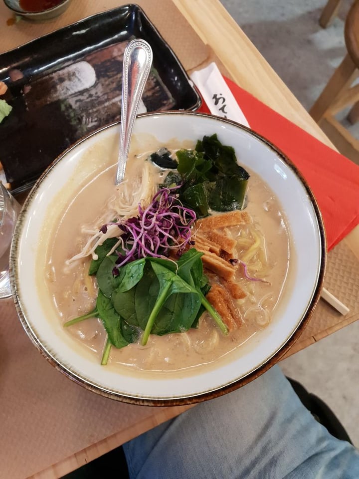 photo of YAN KEN PON Sushi Ramen LA LATINA Ramen Vegano shared by @dahaka on  23 Feb 2020 - review