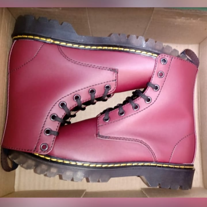 review photo of Vegan Boots México Botas Imitación Piel 7 ojillos shared by @sandradz on 17 Feb 2021 - review