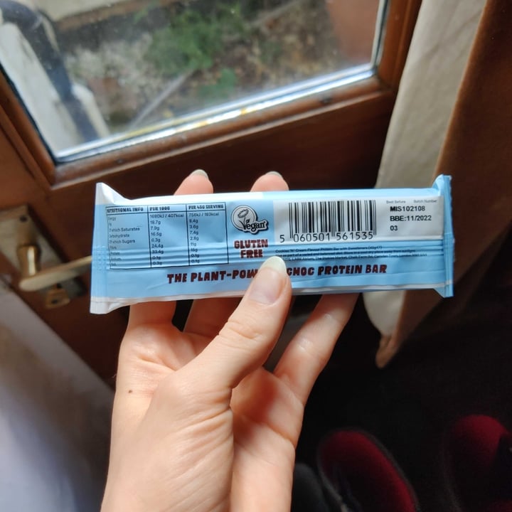 review photo of Misfits White Choc Cookies n cream shared by @hummuswhore on 31 Jul 2022 - review