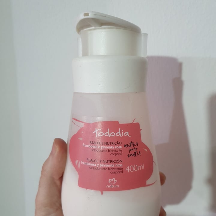 review photo of Natura Crema hidratante corporal frambuesa y pimienta rosa shared by @belenarce on 20 May 2021 - review