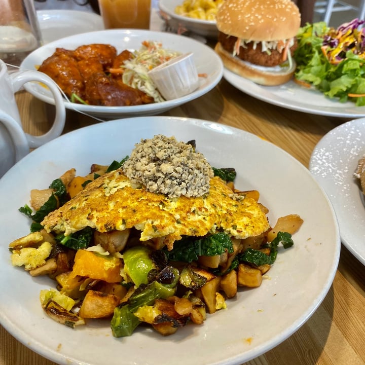 photo of Off The Griddle tofu scramble shared by @julianavoss on  27 Oct 2022 - review