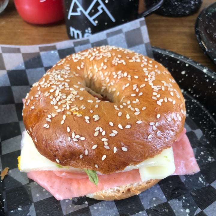 photo of Mönt take away Bagel shared by @qyqyqyqyqy on  23 Mar 2022 - review