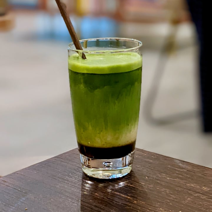 photo of Hvala CHIJMES Matcha Hojicha Latte shared by @xinru-t on  05 Apr 2022 - review