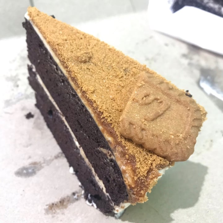 review photo of Rumah Juliet Chocolate and Biscoff Cake shared by @rizqitamulia on 25 Mar 2020 - review
