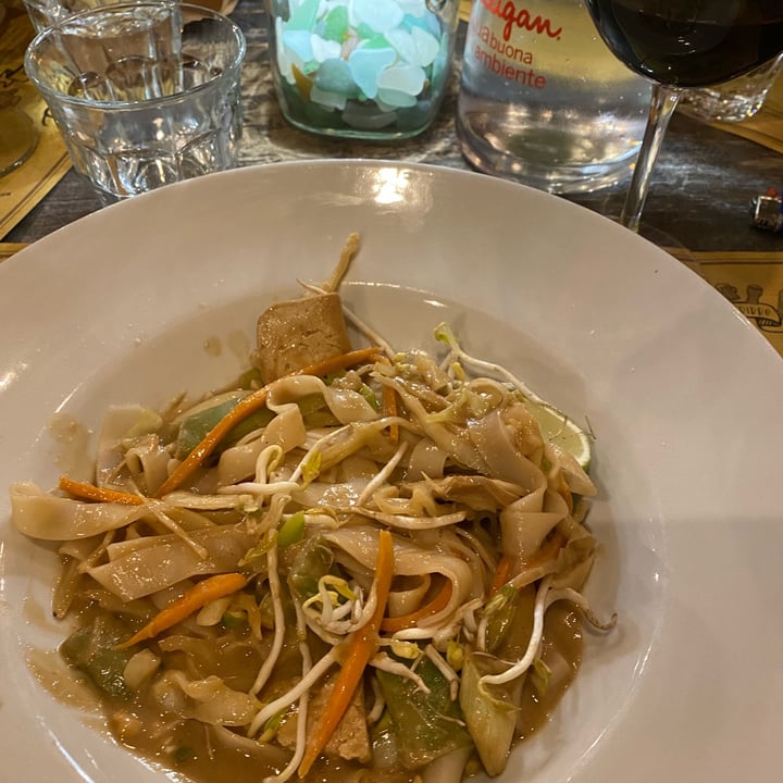 review photo of Sementis Vegan Pad Thai shared by @eliiveg on 24 Nov 2021 - review