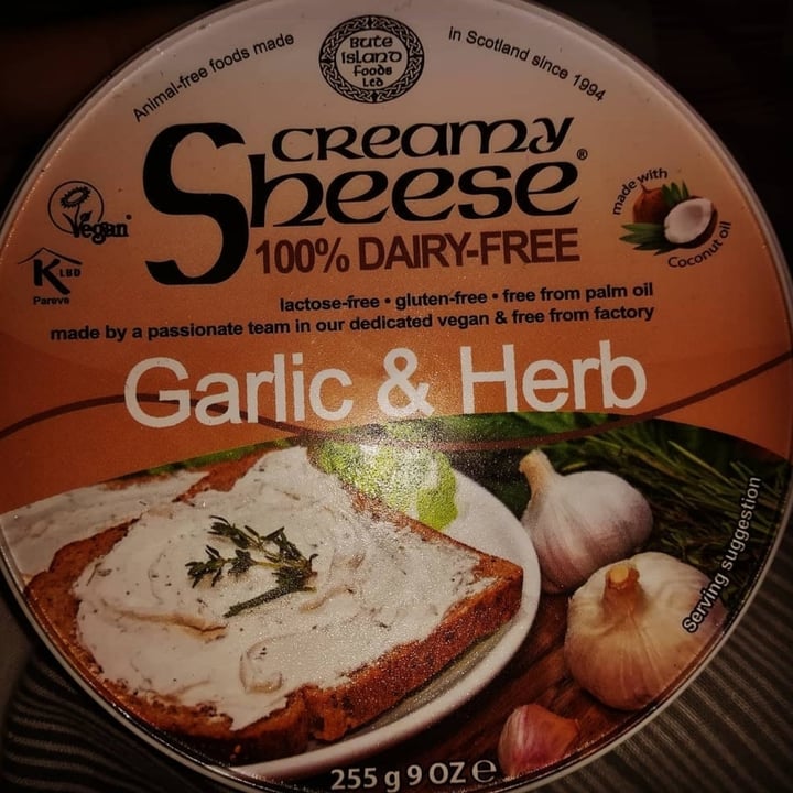 photo of Bute Island Foods Garlic & Herb Creamy Sheese shared by @karopaoli on  24 Oct 2020 - review