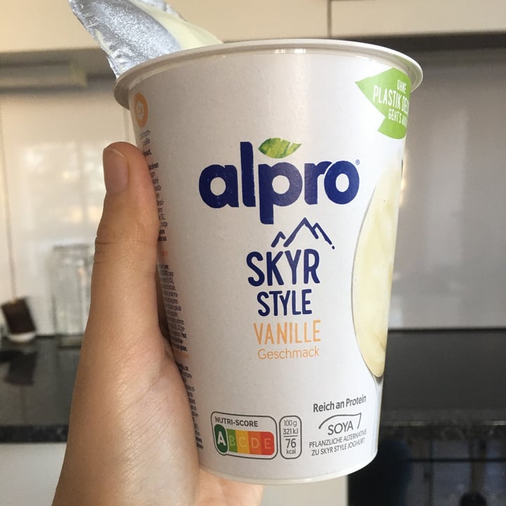 review photo of Alpro Skyr Style Vanille Geschmack shared by @matinegri on 03 Dec 2021 - review