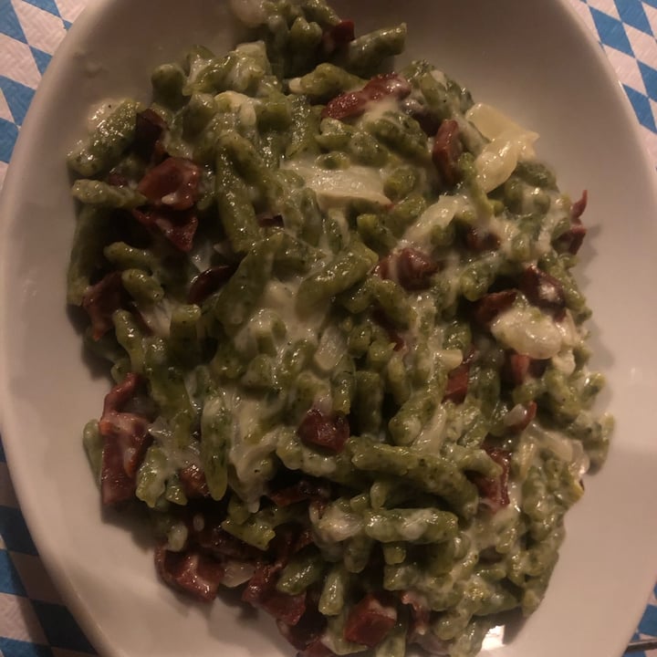photo of Kapuziner Bierstüble Spaztle con panna vegetale e pancetta vegana shared by @millathecaterpillar on  19 Jul 2022 - review