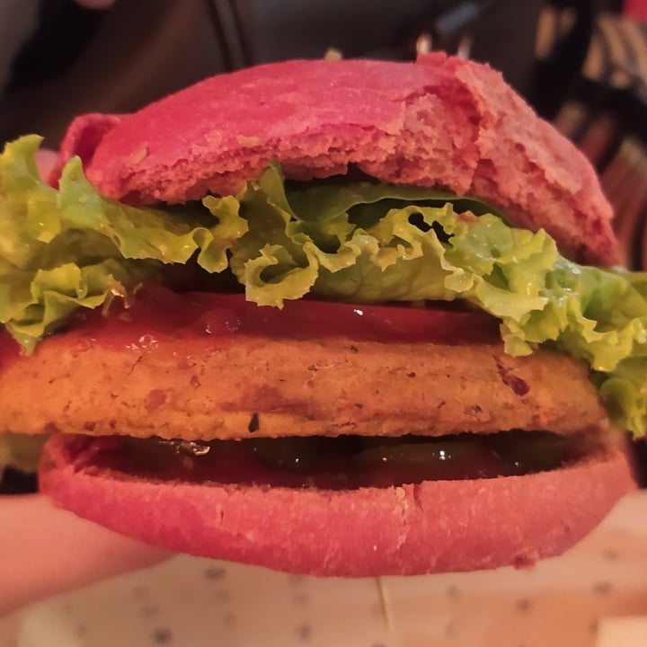 photo of Flower Burger Hot wheels burger shared by @bratkart0ffel on  20 Oct 2021 - review