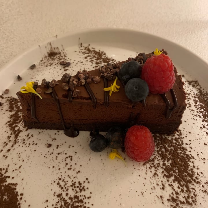photo of MUDRÁ Plant Based - Madrid Tarta de Chocolate shared by @elyqs on  28 May 2022 - review