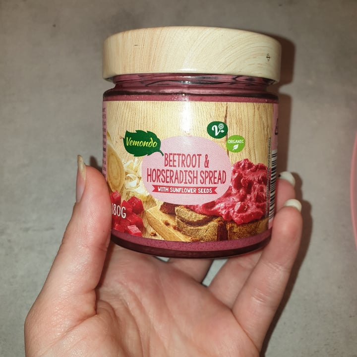 photo of Vemondo Beetroot and horseradish spread shared by @v3e3r3o on  21 Oct 2020 - review