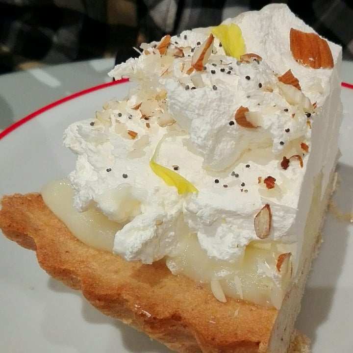photo of Gordo Vegano Lemon pie shared by @vikvegan on  08 Feb 2022 - review
