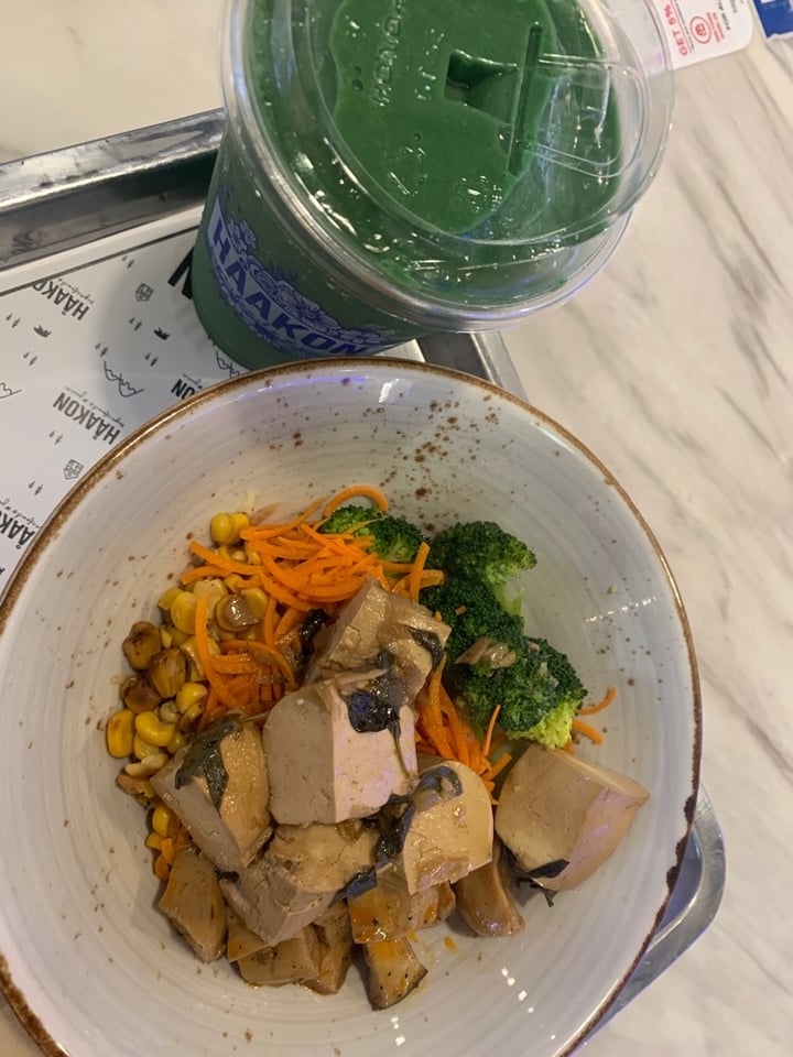 photo of Haakon Superfoods and Juice Basil Tofu & Quinoa Bowl shared by @vegandancer on  22 Mar 2020 - review