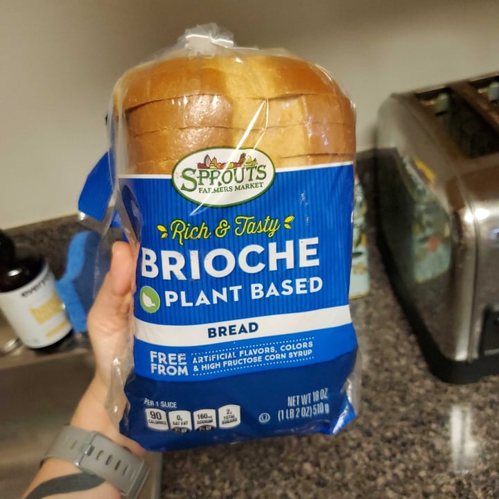 photo of Sprouts Farmers Market Plant Based Brioche shared by @lucyfoxx on  12 Sep 2022 - review