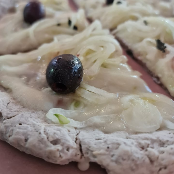 photo of Mudrá Pizza fugazetta shared by @kekorosen on  18 Sep 2021 - review