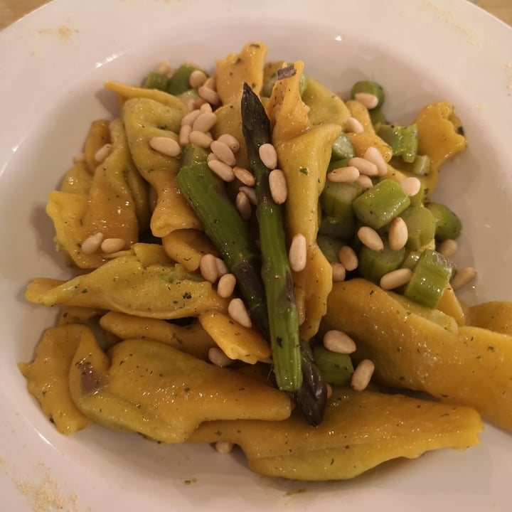 photo of Sfoglia Rina - Casalecchio di Reno Caramelle agli asparagi e pinoli shared by @sarins on  13 Apr 2022 - review