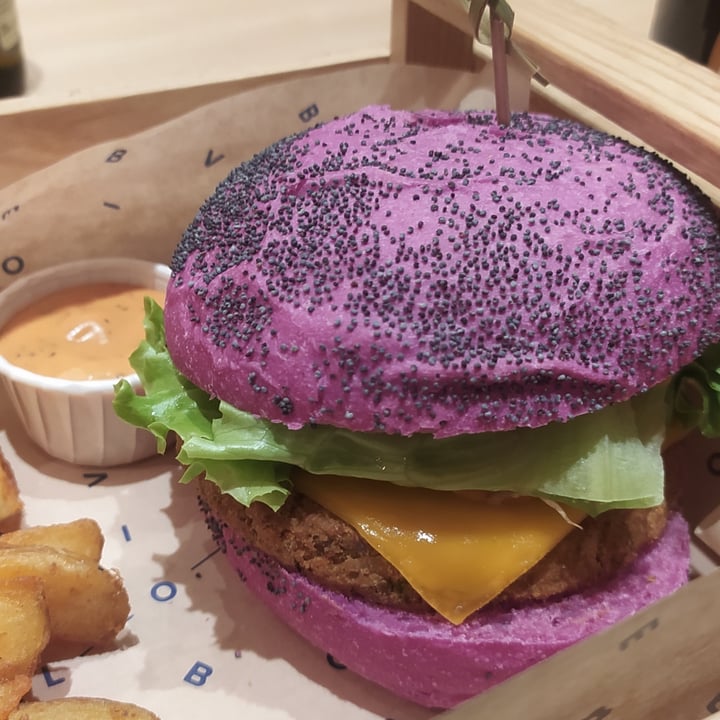 photo of Flower Burger Roma Cherry Bomb shared by @bratkart0ffel on  08 Oct 2021 - review