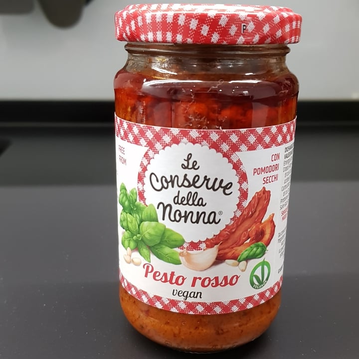 photo of Le conserve della nonna Pesto rosso shared by @ioboba86 on  05 Jan 2022 - review