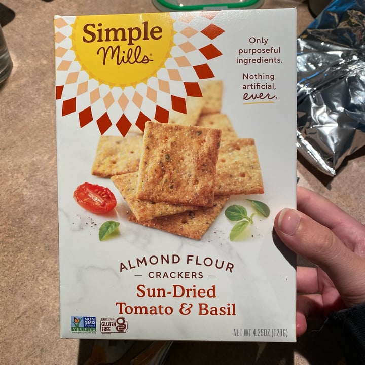 photo of Simple Mills Sun-dried Tomato & Basil Almond Flour Crackers shared by @curvycarbivore on  18 Jun 2022 - review
