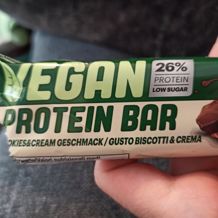 photo of IronMaxx Vegan protein bar cookies & cream geshmack shared by @irenesorti on  25 May 2022 - review