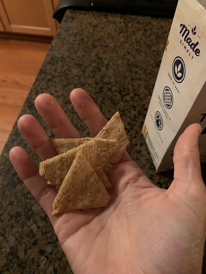 review photo of Triscuit Thin Crisps Original Whole Wheat shared by @llamalover on 12 Nov 2019 - review