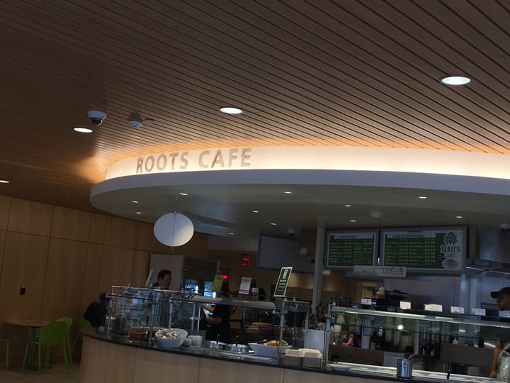 review photo of Roots Café Black bean and avocado pizza shared by @adelesecrest on 01 Apr 2019 - review